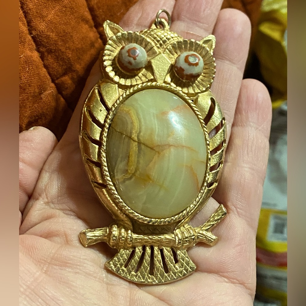 JEWELRY SALE 1960’s-70’s Jelly Belly owl pendant, gold plated, marble stones